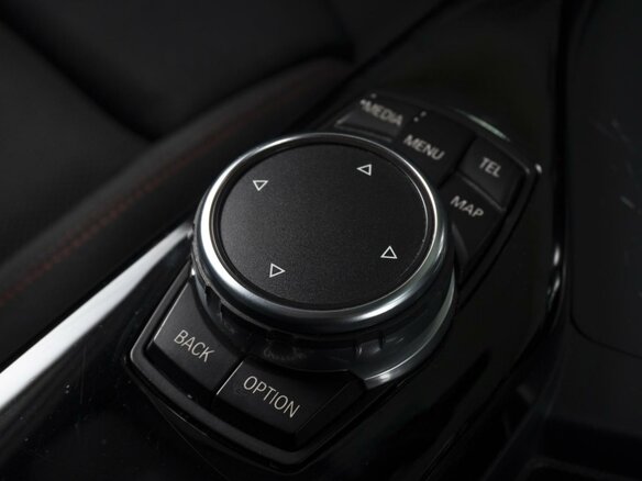 2015 BMW 1 серии 118i II (F20/F21) Рестайлинг, белый, 1390000 рублей - вид 16