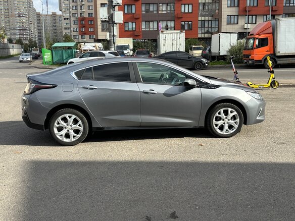 2018 Chevrolet Volt II, серый, 1650000 рублей - вид 7