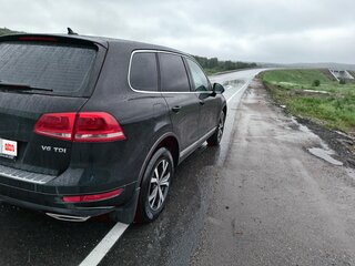 2010 Volkswagen Touareg II, чёрный, 1800000 рублей, вид 4
