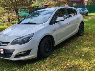 2014 Opel Astra J Рестайлинг, белый, 600000 рублей, вид 1