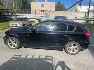 2008 BMW 1 серии 116i I (E81/E82/E87/E88) Рестайлинг, чёрный, 700000 рублей, вид 4