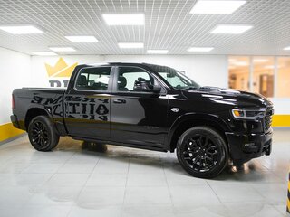 2026 Ram 1500 Crew Cab eTorque V Рестайлинг, чёрный, 11999000 рублей, вид 3