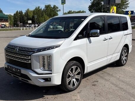 2023 Mitsubishi Delica D:5 I Рестайлинг, белый, 3030000 рублей, вид 2