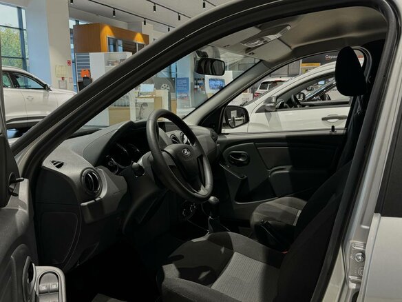 2026 Lada (ВАЗ) Largus Cross I Рестайлинг, серебристый, 2042000 рублей - вид 3