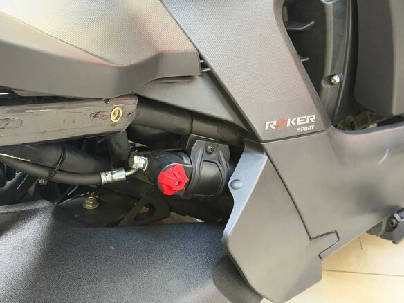 2025 Ducati Panigale V4, красный, 3737000 рублей - вид 13