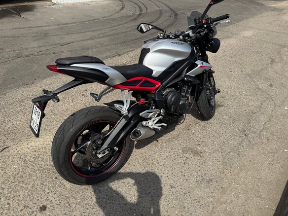 2019 Triumph Street Triple, серый, 820000 рублей - вид 3