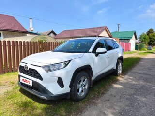 2021 Toyota RAV4 V (XA50), белый, 2830000 рублей, вид 1