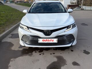 2019 Toyota Camry VIII (XV70), белый, 2750000 рублей, вид 1