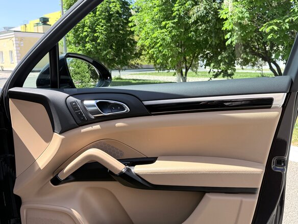 2015 Porsche Cayenne Diesel II Рестайлинг (958), чёрный - вид 12