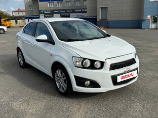 2013 Chevrolet Aveo II, белый, 420000 рублей, вид 3