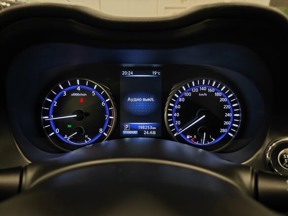 2015 Infiniti Q50 I, чёрный, 1520000 рублей - вид 16