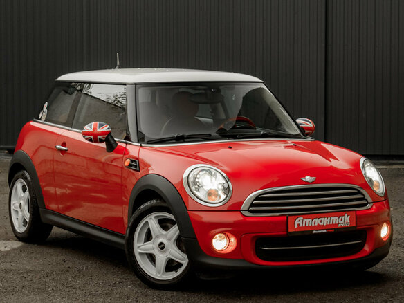 2012 Mini Hatch Cooper II (R56) Рестайлинг, красный, 1000000 рублей - вид 3