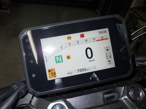 2025 Honda CB 650R, серый - вид 6