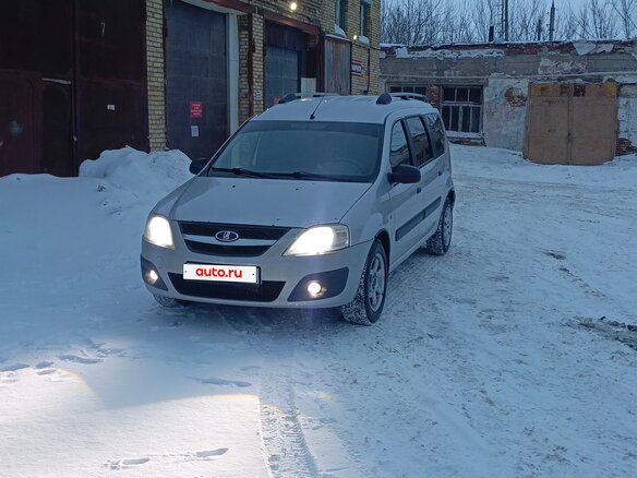 2013 Lada (ВАЗ) Largus I, серебристый, 600000 рублей