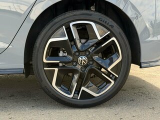 2025 Volkswagen Golf VIII Рестайлинг, серый, 3765000 рублей, вид 5