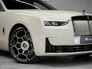 2025 Rolls-Royce Ghost Black Badge II Рестайлинг (Series II), серый, 47294000 рублей, вид 3