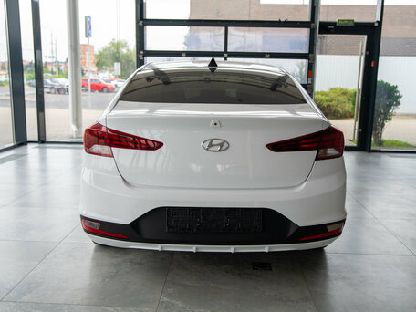 2019 Hyundai Elantra VI (AD) Рестайлинг, белый, 2215000 рублей, вид 5