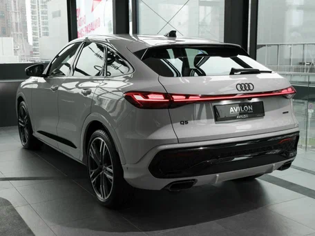 2026 Audi Q5 Sportback TFSI quattro S tronic II (GU), белый, 9630000 рублей, вид 5