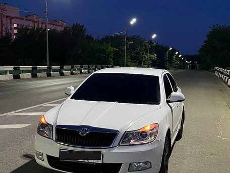 2010 Skoda Octavia DSG7 II (A5) Рестайлинг, белый, 800000 рублей, вид 3