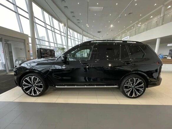 2026 BMW X7 40d I (G07) Рестайлинг, чёрный, 18990000 рублей - вид 6