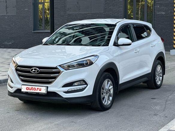 2017 Hyundai Tucson III, белый, 1850000 рублей - вид 3
