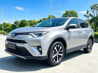 2019 Toyota RAV4 IV (XA40) Рестайлинг, серебристый, 1960000 рублей, вид 3