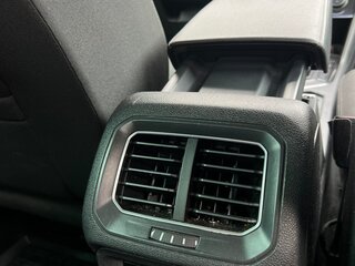 2017 Volkswagen Tiguan II, белый, 2400000 рублей, вид 5