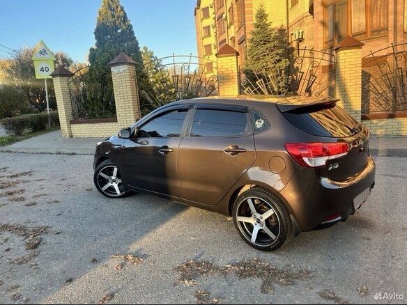 2015 Kia Rio III Рестайлинг, коричневый, 1100000 рублей - вид 6