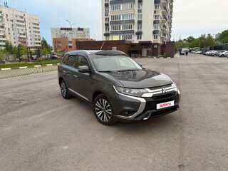 2019 Mitsubishi Outlander III Рестайлинг 3, серый, 1500000 рублей, вид 2