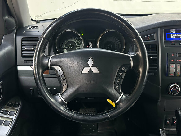 2007 Mitsubishi Pajero IV, коричневый - вид 14