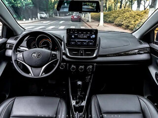 2022 Toyota Yaris L XP150 Рестайлинг, красный, 1280999 рублей, вид 3