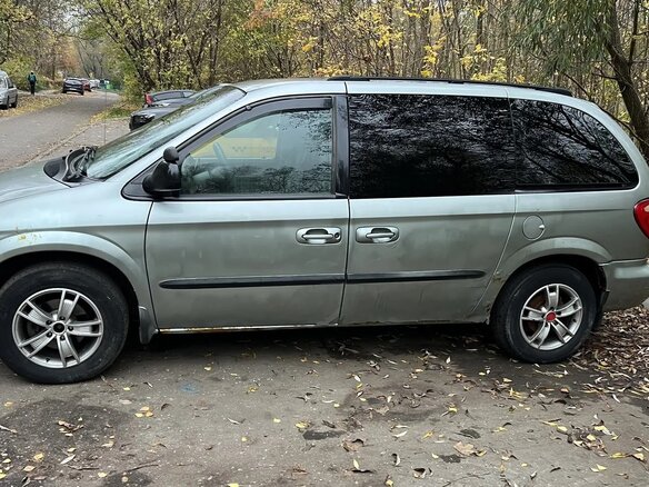 2003 Dodge Caravan IV, серый, 400000 рублей - вид 2