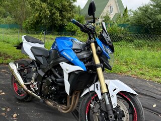 Suzuki GSR 750