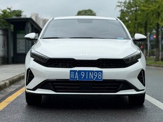 2022 Kia K3 II Рестайлинг, белый, 1650000 рублей, вид 2