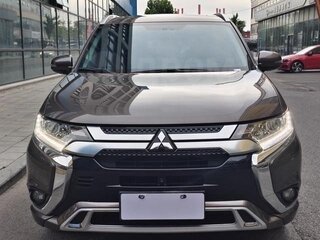 2021 Mitsubishi Outlander III Рестайлинг 3, коричневый, 1980000 рублей, вид 2