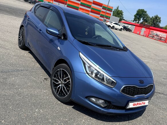 2013 Kia Ceed II, синий