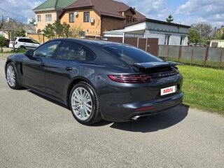 2017 Porsche Panamera 4 Executive II, серый, 5467800 рублей, вид 3