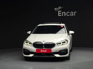 2021 BMW 1 серии 118d III (F40), белый, 2410000 рублей, вид 3