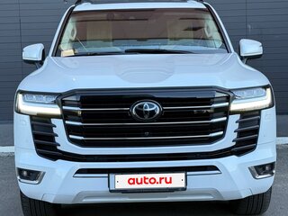 2021 Toyota Land Cruiser 300 Series, белый, 9699999 рублей, вид 2