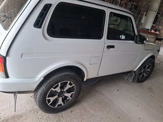 2013 Lada (ВАЗ) 2121 (4x4) I Рестайлинг, белый, 600000 рублей, вид 3