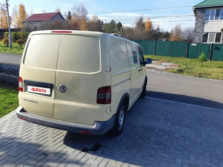 2010 Volkswagen Transporter, бежевый, 1370000 рублей, вид 2
