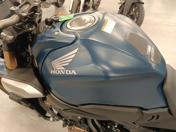2021 Honda CB 650R, синий, 790000 рублей - вид 23
