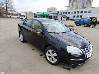 2010 Volkswagen Jetta V, чёрный, 660000 рублей, вид 3