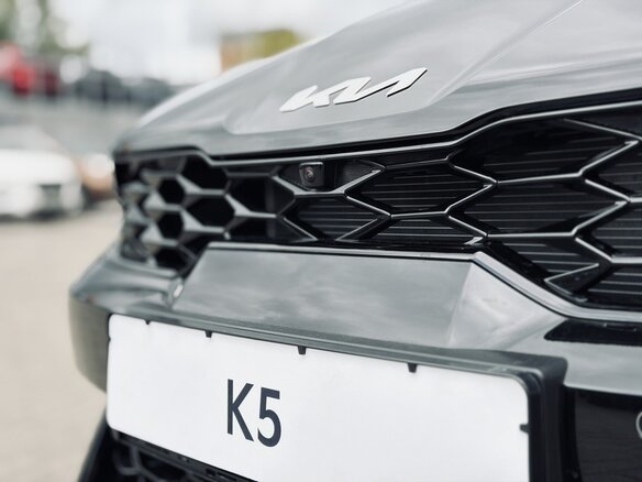 2026 Kia K5 III Рестайлинг, чёрный, 5070000 рублей - вид 12