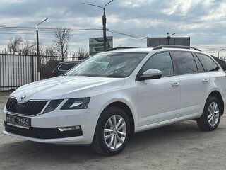 2018 Skoda Octavia III (A7) Рестайлинг, белый, 1700000 рублей, вид 2