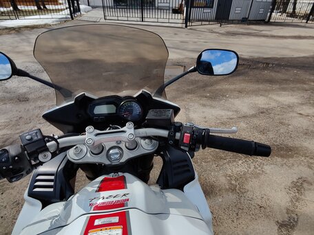2010 Yamaha FZ1, белый, 550000 рублей, вид 1