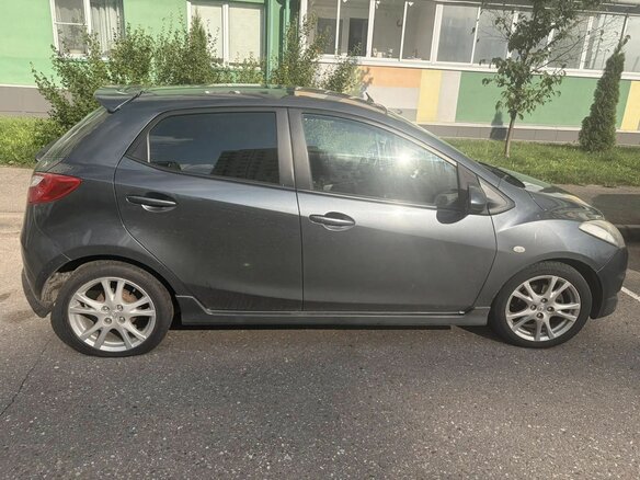 2008 Mazda 2 II (DE), серый, 460000 рублей - вид 2