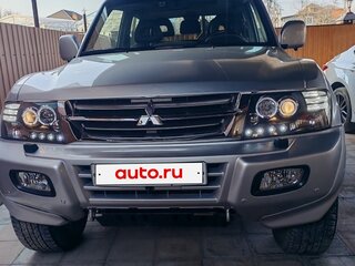 2002 Mitsubishi Pajero III, серебристый, 1699000 рублей, вид 2