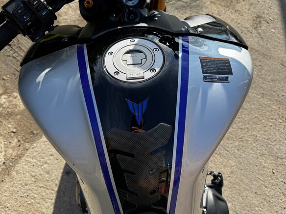 2021 Yamaha MT-09 (FZ-09), серебристый, 1200000 рублей - вид 8