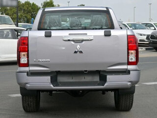 2025 Mitsubishi L200 VI, серебристый, 4390000 рублей, вид 4